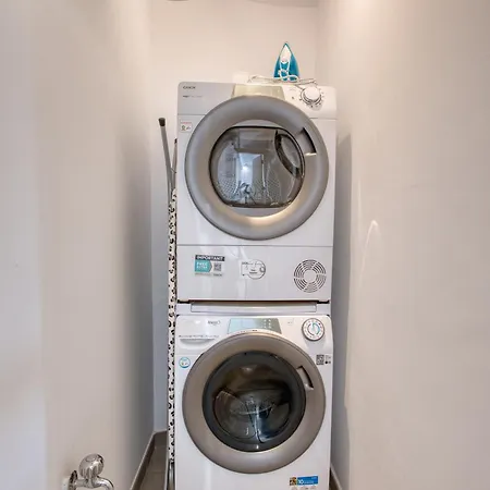 アパート Cozy Heart Of St Julians Sleeps 5 セント・ポールズ・ベイ