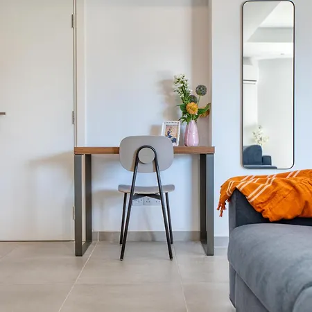 Cozy Heart Of St Julians Sleeps 5 アパート