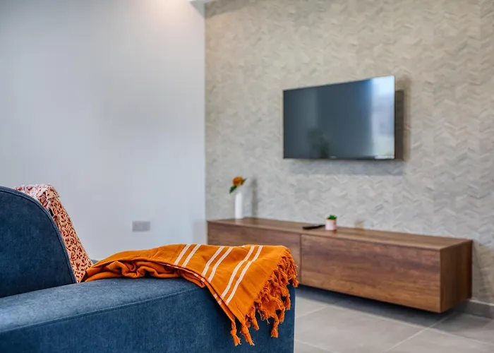 Cozy By Beyond Air At The Heart Of St Julians Apartment