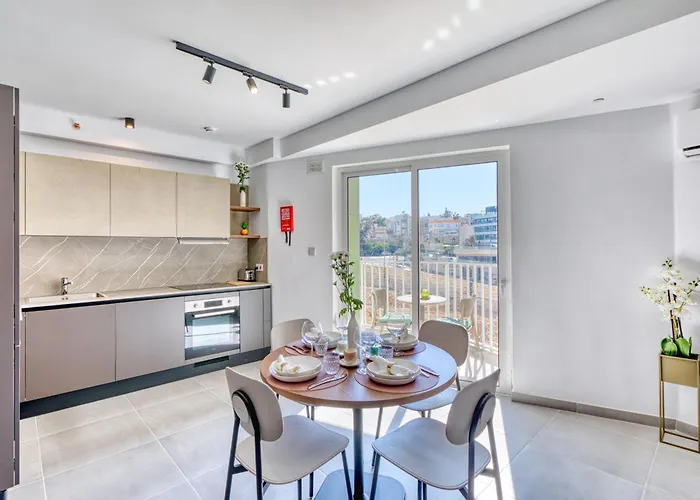 Apartment Cozy By Beyond Air At The Heart Of St Julians *