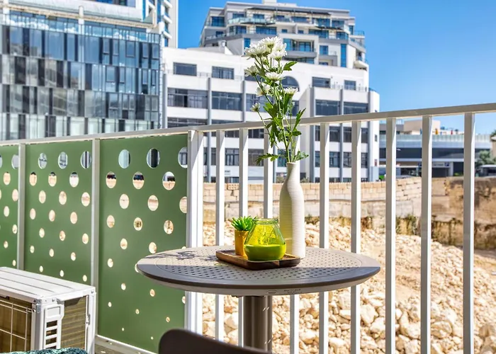 Apartment Cozy By Beyond Air At The Heart Of St Julians *