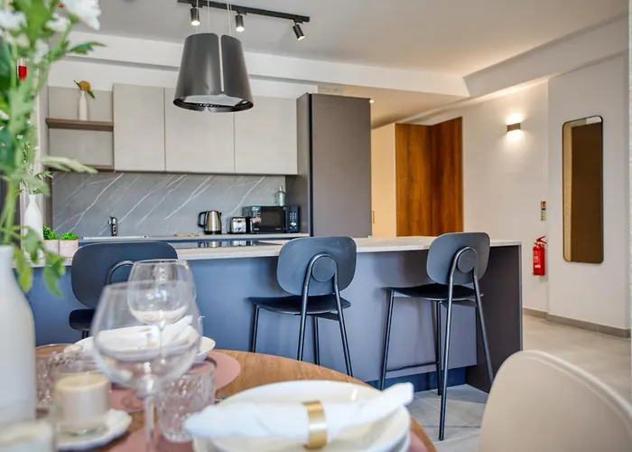 Apartment Cozy By Beyond Air At The Heart Of St Julians