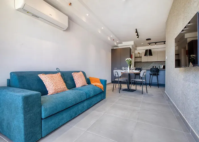 Cozy By Beyond Air At The Heart Of St Julians