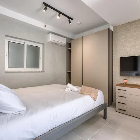 Cozy Heart Of St Julians Sleeps 5 Appartamento *