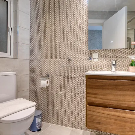 Cozy Heart Of St Julians Sleeps 5 * St. Paul's Bay