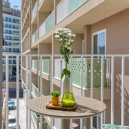 Appartamento Cozy Heart Of St Julians Sleeps 5 *