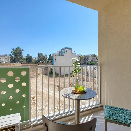 Cozy Heart Of St Julians Sleeps 5 Appartamento St. Paul's Bay