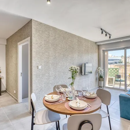 Cozy Heart Of St Julians Sleeps 5 *