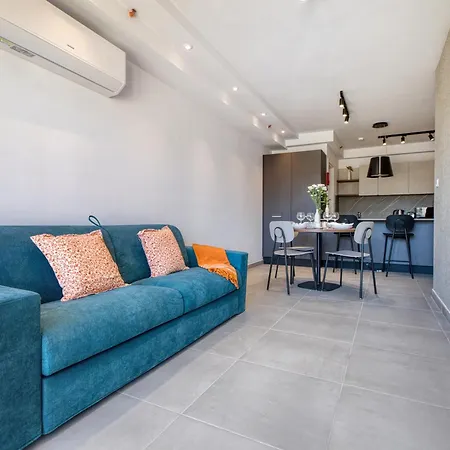 Cozy Heart Of St Julians Sleeps 5