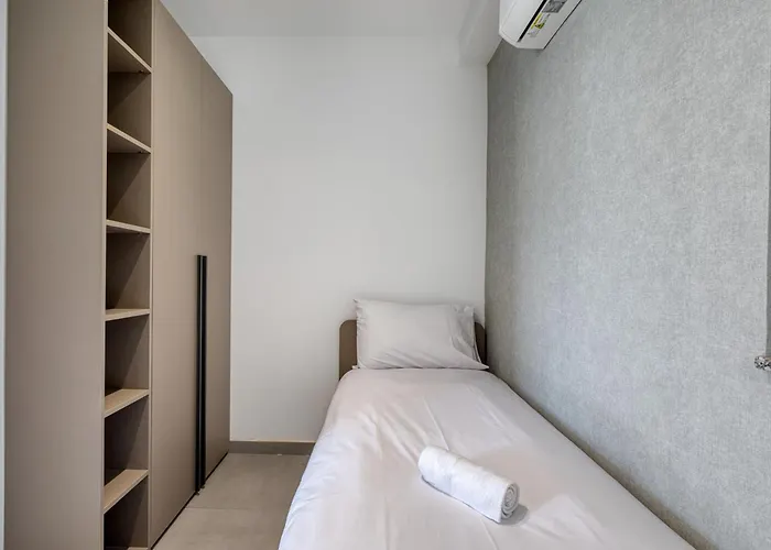 Apartment Cozy By Beyond Air At The Heart Of St Julians *