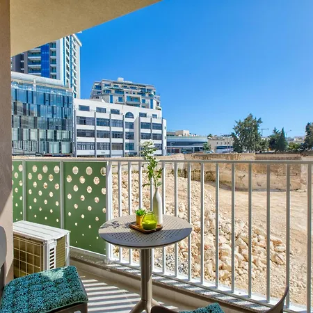 Cozy Heart Of St Julians Sleeps 5 *